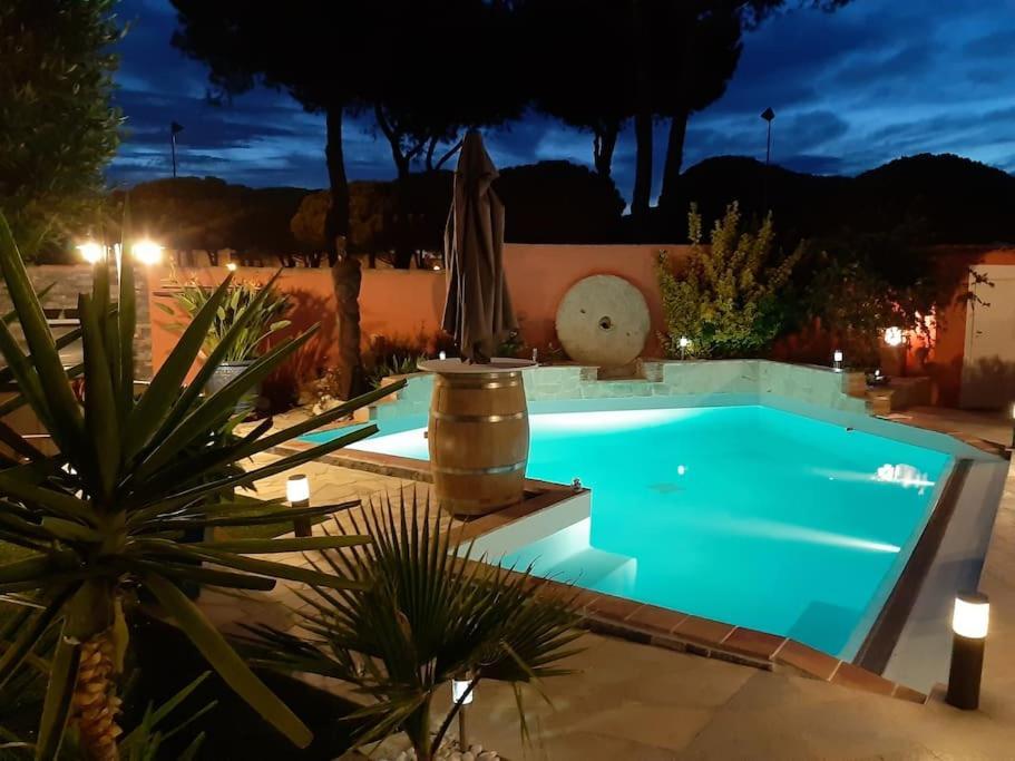 Hebergement Chambre D'Hotes Grau Du Roi Mas Des Marines Piscine Adult Only 勒格罗-迪鲁瓦 外观 照片
